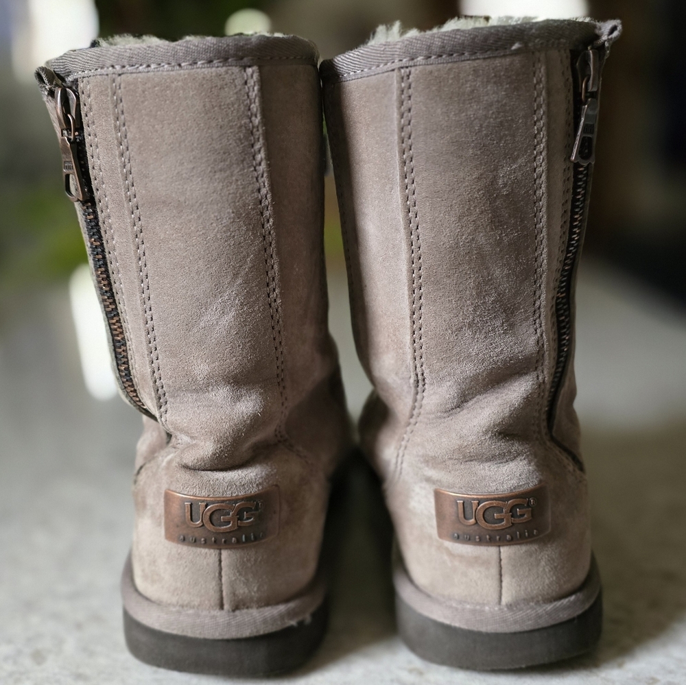 UGG Women's Ankle Boots in Taupe - Picture 4 of 8